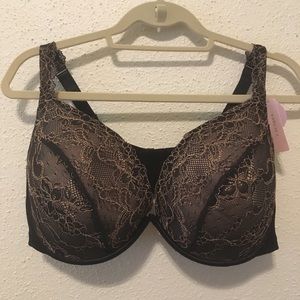 NWT Cacique padded plunge bra